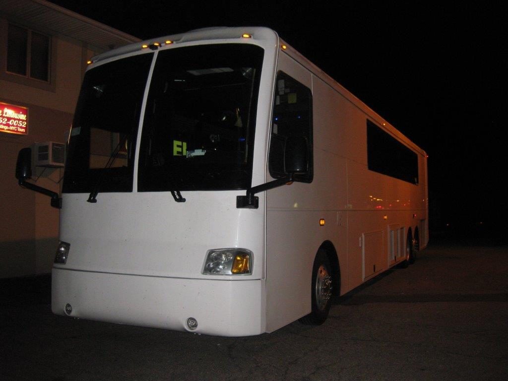 50-new-party-bus-ext