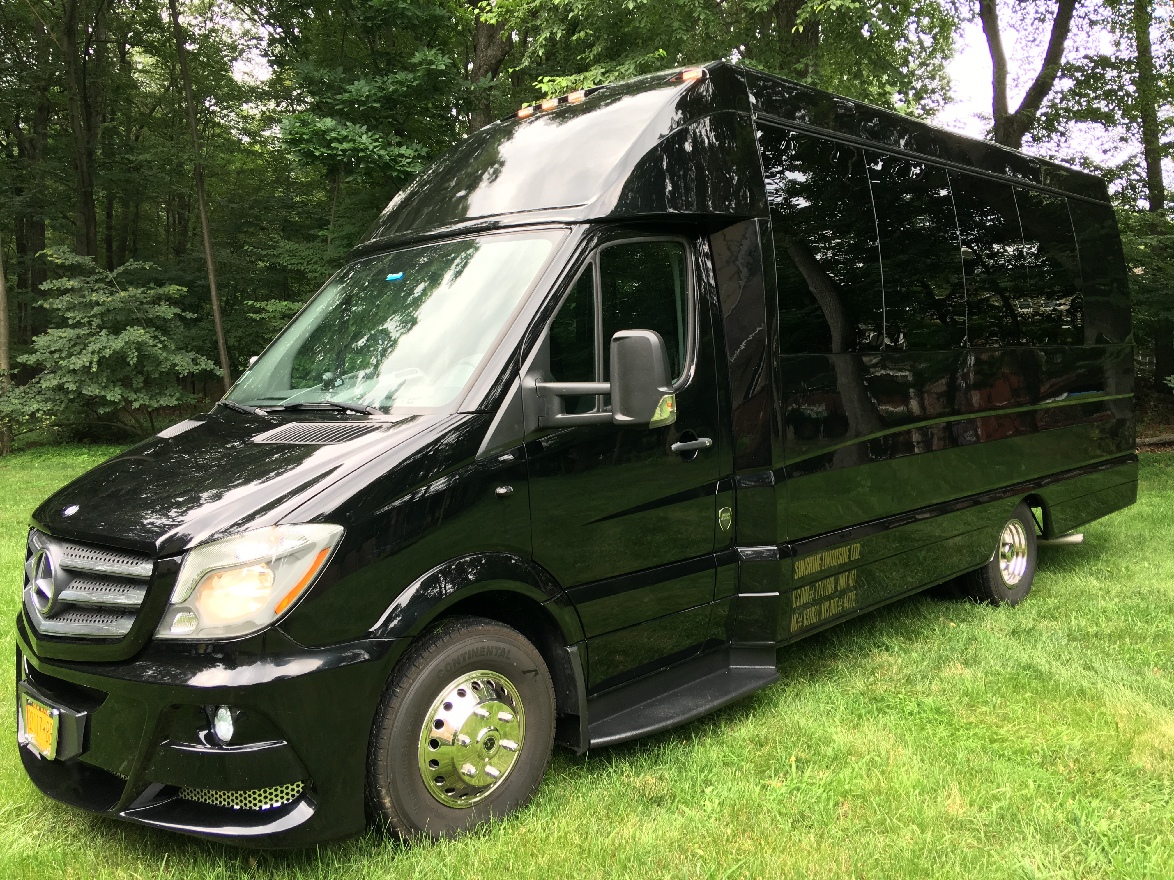 Luxury-Limo-Bus exterior- new jersey