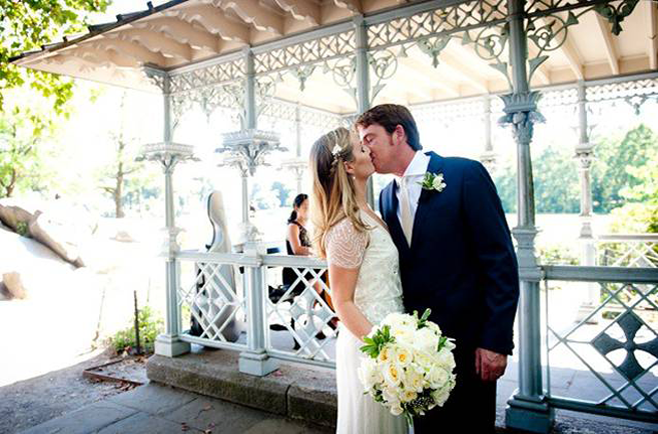 weddingkissingcouples